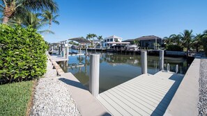 Unclassified image, 2 of 23, button