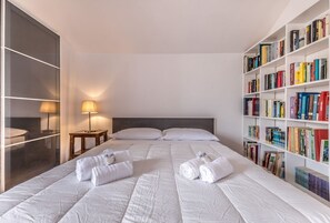 3 chambres, fer et planche à repasser, Wi-Fi gratuit, draps fournis