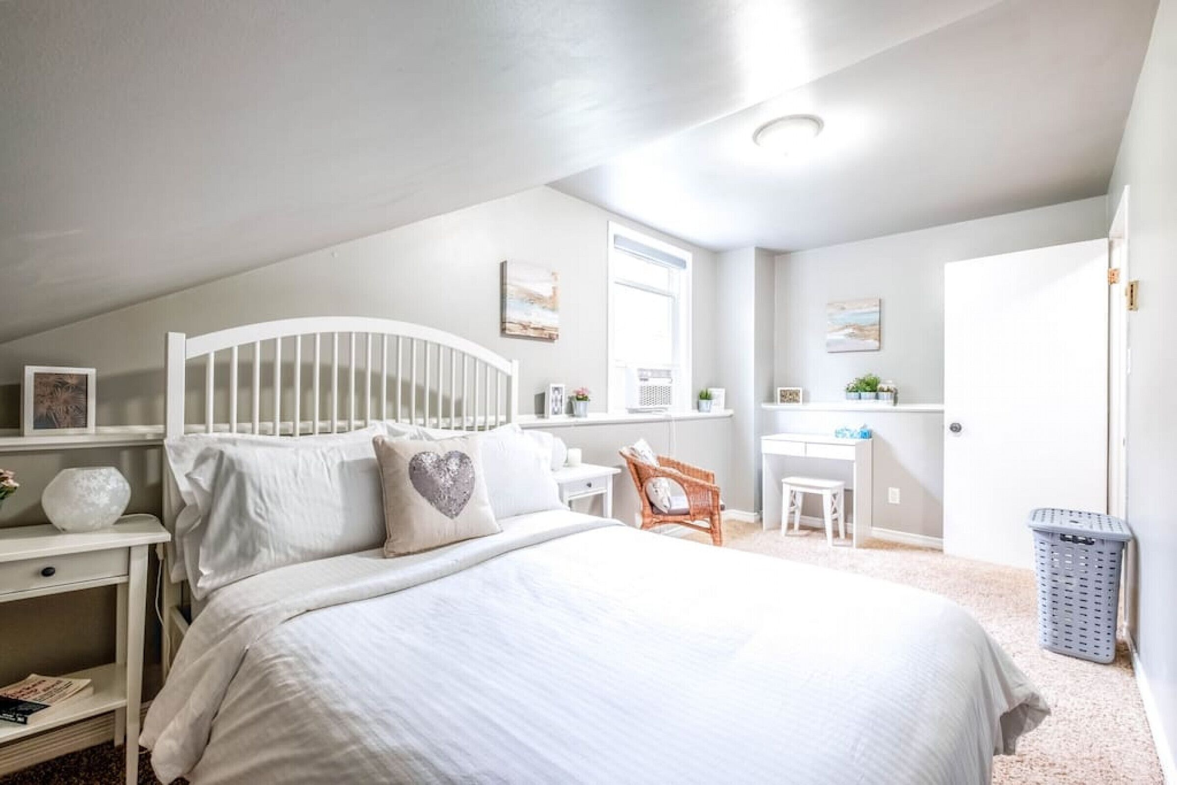 2 عدّة غرف نوم ومكتب ومكواة/لوح كي وواي فاي