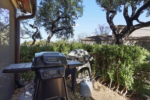 Property grounds - Cozy 3BR Retreat Near Lake Travis! (Austin)