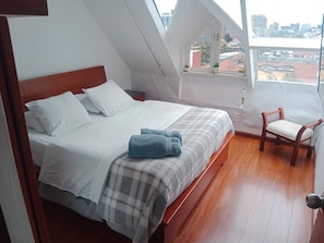 4 Schlafzimmer, Bügeleisen/Bügelbrett, Internetzugang, Bettwäsche