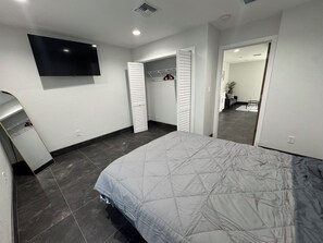 1 bedroom, WiFi, bed sheets