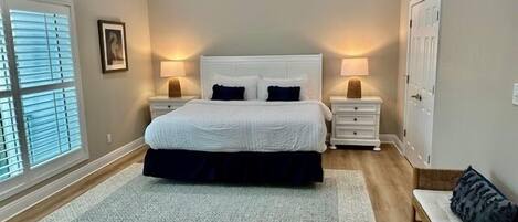 4 slaapkamers, een strijkplank/strijkijzer, gratis wifi, beddengoed