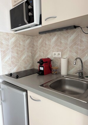 Private kitchen - Appart'Hôtel - Avignon TGV Station (Avignon)