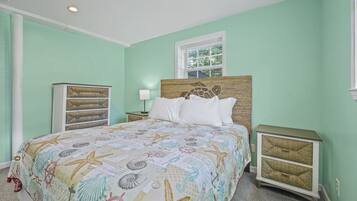 Desk, WiFi, bed sheets
