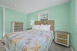 Desk, WiFi, bed sheets - Pirates Cov|MHC~Fenced Yard~Boat Parking (Morehead City)