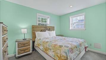 Desk, WiFi, bed sheets