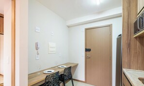 Basic Apartment | Dining - Your Complete Stay in Salvador, Just Minutes From the Beach and Shopping Barra - Hgrs (Salvador)