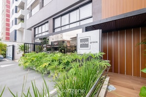 Apartamento básico | Detalhe da fachada