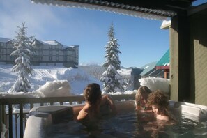 مغطس سبا خارجي