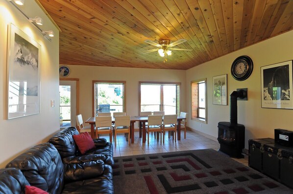 Interior - Mount Washington Guesthouse (Comox-Strathcona C)