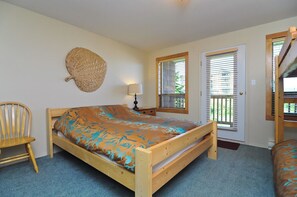 7 bedrooms, iron/ironing board, WiFi, bed sheets - Mount Washington Guesthouse (Comox-Strathcona C)