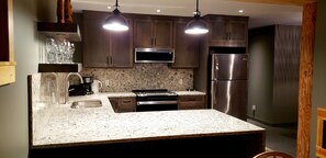 微波炉、烤箱、炉灶、洗碗机