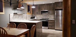 Micro-ondes, four, plaque de cuisson, lave-vaisselle