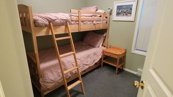3 bedrooms, WiFi, bed sheets