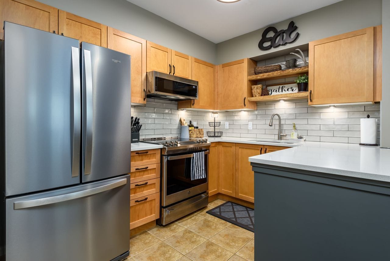 Oven, stovetop, dishwasher, coffee/tea maker