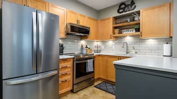 Oven, stovetop, dishwasher, coffee/tea maker