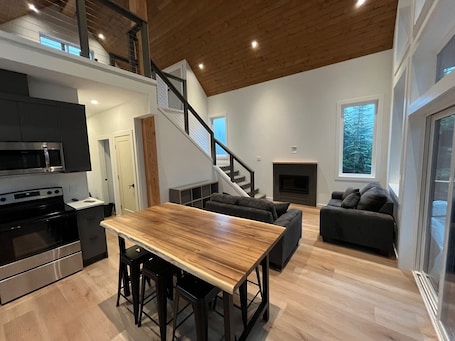 Interior. Marmot Chalet - Mount Washington