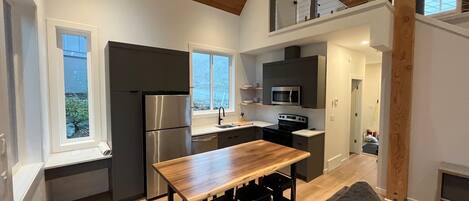 Micro-ondes, four, plaque de cuisson, lave-vaisselle