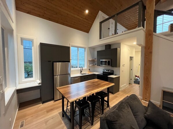 Microwave, oven, stovetop, dishwasher