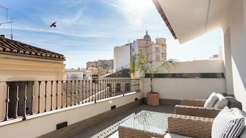 Panoramic-Apartment, Stadtblick | Terrasse/Patio