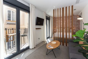 华丽开间, 阳台, 城市景观 | 起居区 | 电视