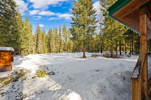 Property grounds - Brand New Cozy Glacier Cabin (Coram)