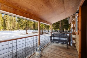 Terrace/patio - Brand New Cozy Glacier Cabin (Coram)