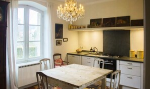 Lò vi sóng, lò nướng, máy rửa bát, dụng cụ pha cà phê/trà