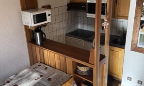Microwave, dishwasher, coffee/tea maker, electric kettle - Charming 2-room Apartment for 4/6 People (Bessans)