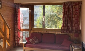 Fireplace - Charming 2-room Apartment for 4/6 People (Bessans)