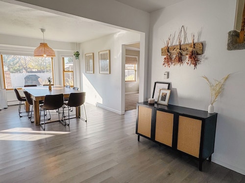 High Desert Haven - Sleeps 15, 2x Game Rooms, Hot Tub