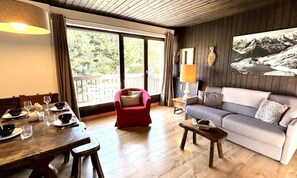 Living area - 2-room Apartment, Sleeps 4, Megeve (Megeve)