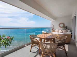 Outdoor dining - New Beachfront 3BR/4BA – Bright with Ocean & Mountain Views, Near Downtown 803TN (Puerto Vallarta)