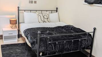 4 Schlafzimmer, Bügeleisen/Bügelbrett, WLAN, Bettwäsche