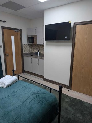 4 Schlafzimmer, Bügeleisen/Bügelbrett, WLAN, Bettwäsche