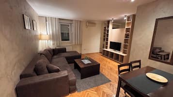 Desk, laptop workspace, iron/ironing board, free WiFi