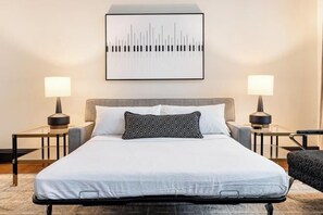 Room - 2BR Cityscape 2 Blocks from Bourbon St The Mayfair (New Orleans)