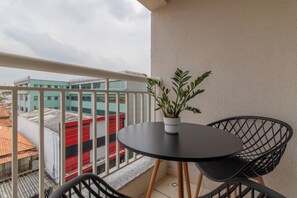 Outdoor dining - Nook Studio 02.209 • Next Shop. Maya • Pisc + Parking Space (Guarulhos)