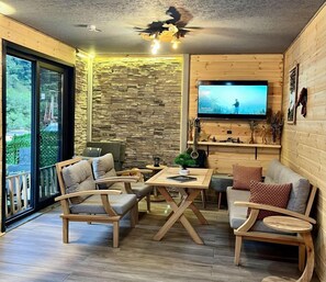 Free daily local cuisine breakfast