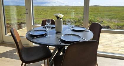 Hítarneskot – Private Hot Tub Cottage in Snæfellsnes
