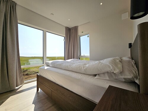 Hítarneskot – Private Hot Tub Cottage in Snæfellsnes