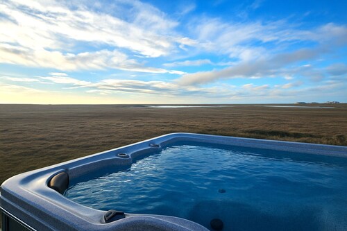 Hítarneskot – Private Hot Tub Cottage in Snæfellsnes