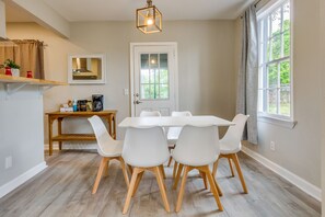 Dining - Pet-Friendly Pensacola Home Close to Beaches & Fun (Pensacola)