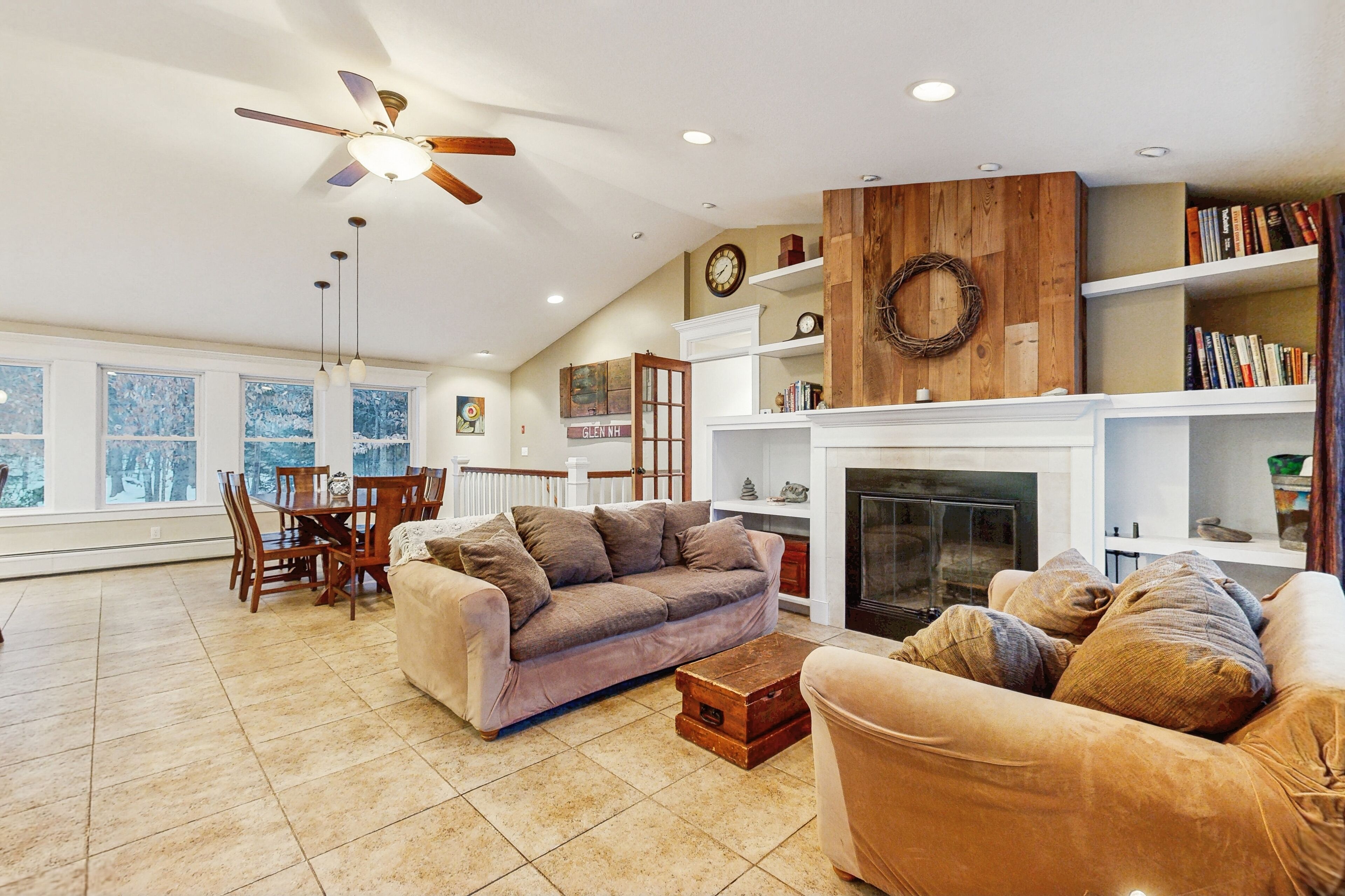 Télévision, table de tennis de table