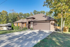Exterior - Rider’s Retreat! Modern Home By Bella Vista Trails (Bella Vista)