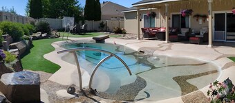 DESERT OASIS: executive lodging w/ 6 memory foam beds, BBQ,  Heated Pool & Spa.