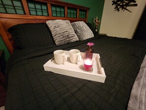 4 Schlafzimmer, Schreibtisch, Bügeleisen/Bügelbrett, kostenloses WLAN