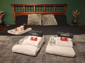 4 Schlafzimmer, Schreibtisch, Bügeleisen/Bügelbrett, kostenloses WLAN