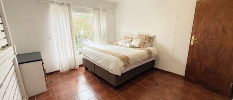 1 bedroom, iron/ironing board, Internet